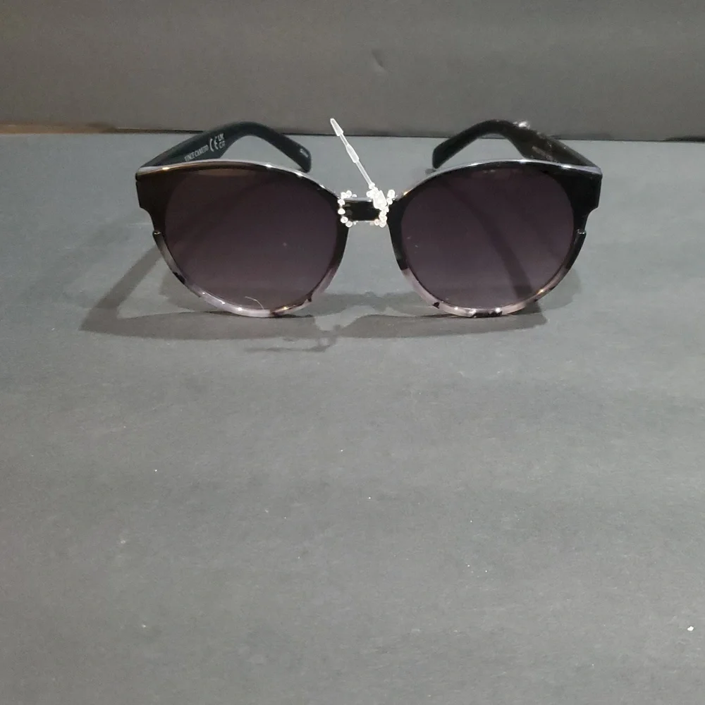 Vince Camuto vc1061 black and Gray multi fade lens sunglasses new‎